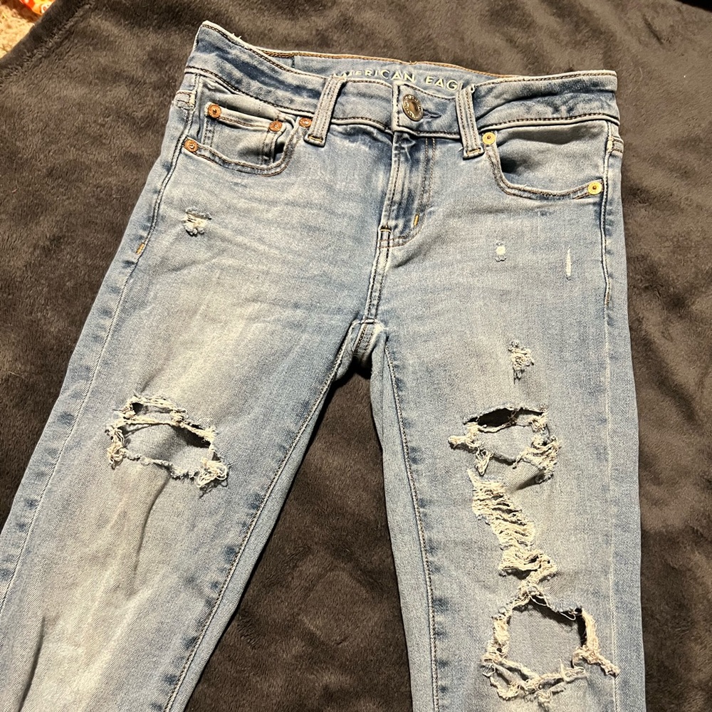 AMERICAN EAGLE JEANS (SIZE 0 short)